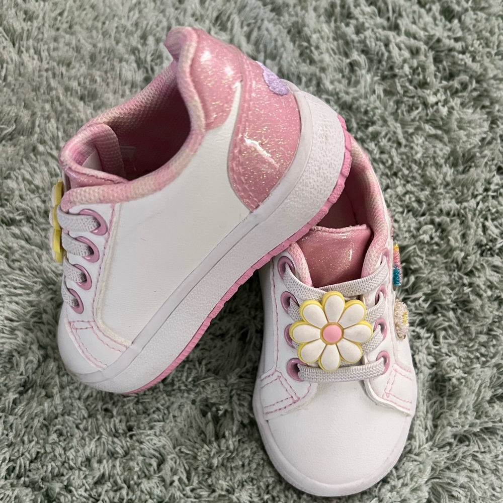 Size 5 Toddler girl Sneakers 🌼